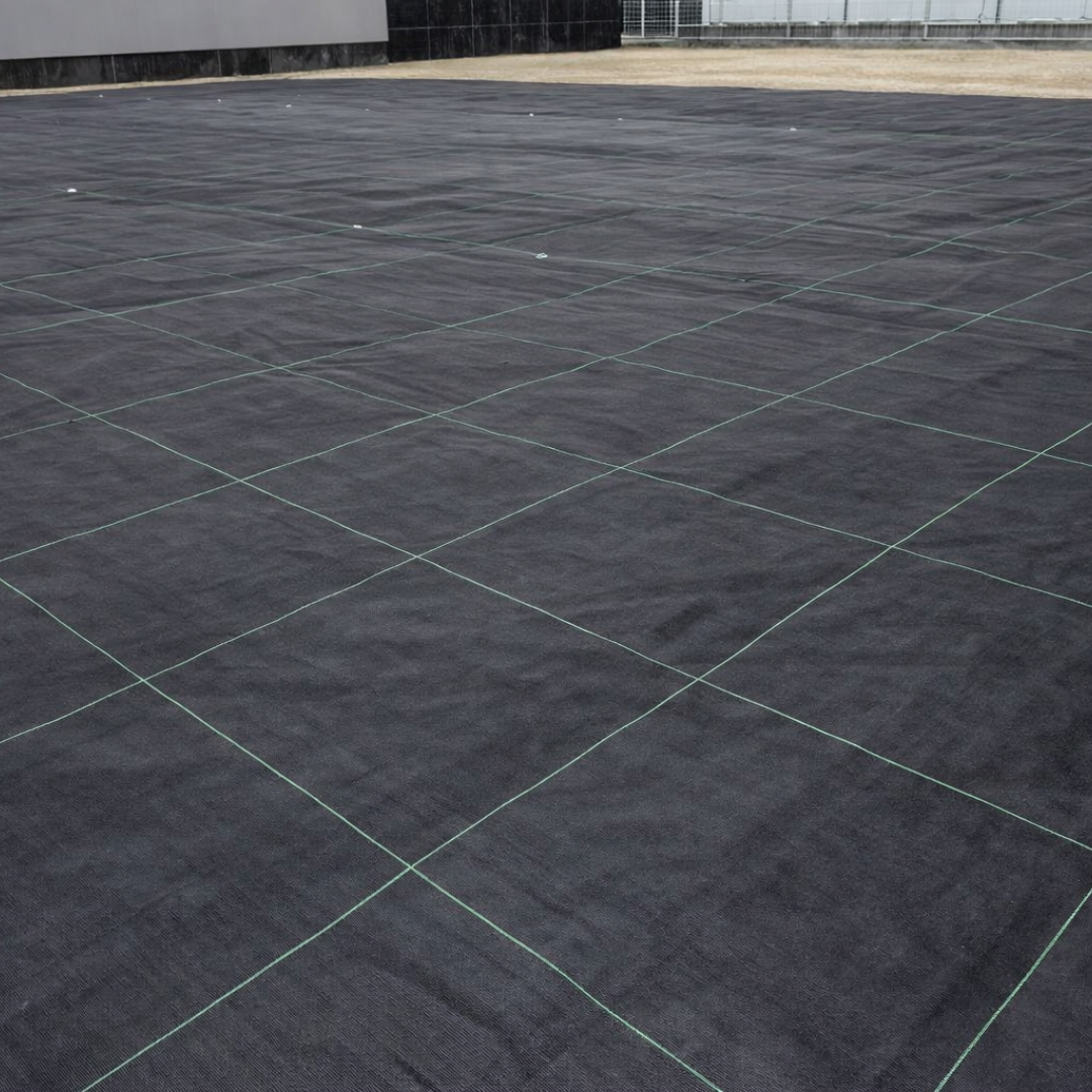 埼玉県さいたま市で外構工事を手がけるガイコーによる、住宅外構の施工例。現地状況や使い勝手を考慮し、商材名を用いた適正価格・自社施工の外構工事を行っています。